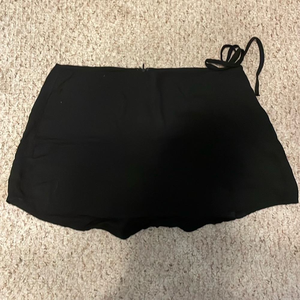 Kendall & Kylie Wrap Skort in Black
